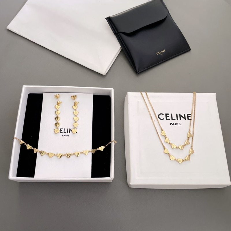 Ce**e necklaces